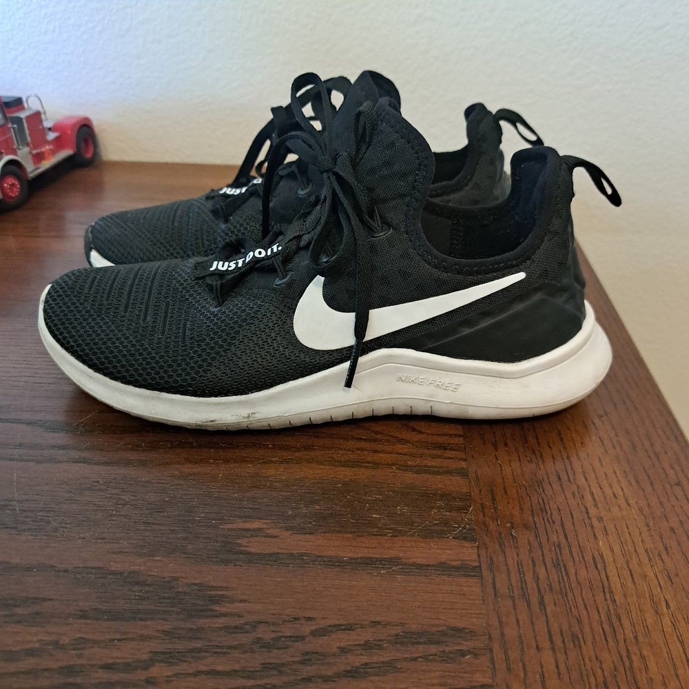 Nike Free TR 8 Womens Training Shoes Black White 942888-001 Size 6.5